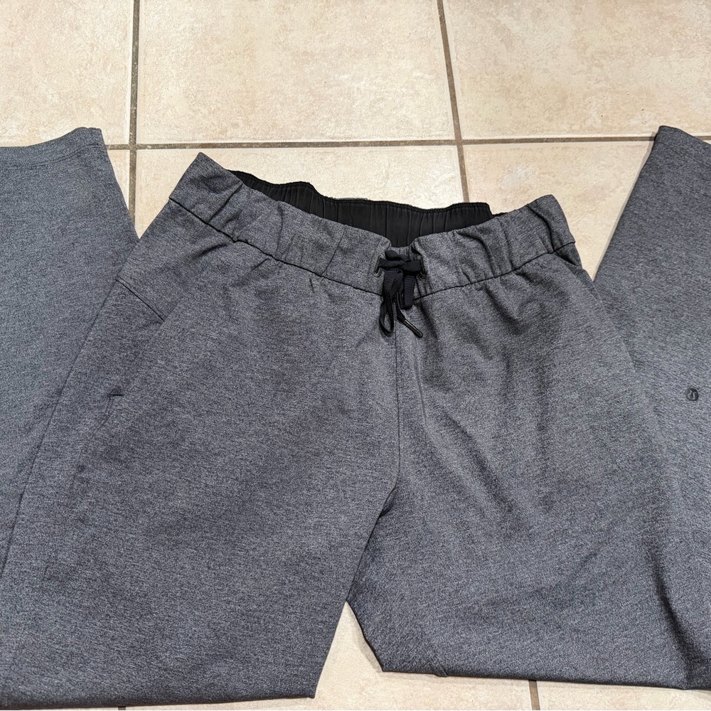 Lululemon on the fly pant 28”